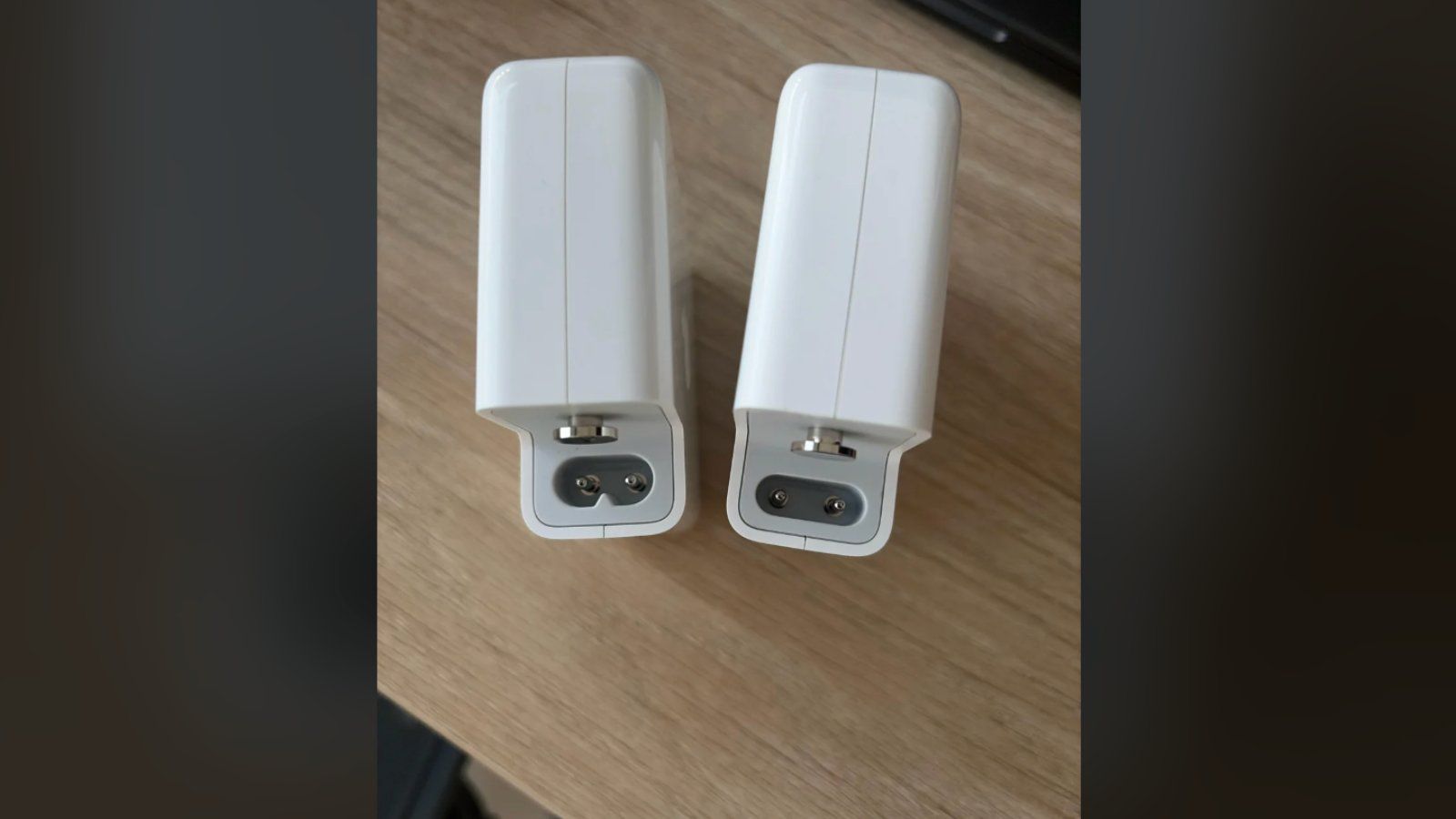 蘋果新款 140W 電源供應器接頭對比